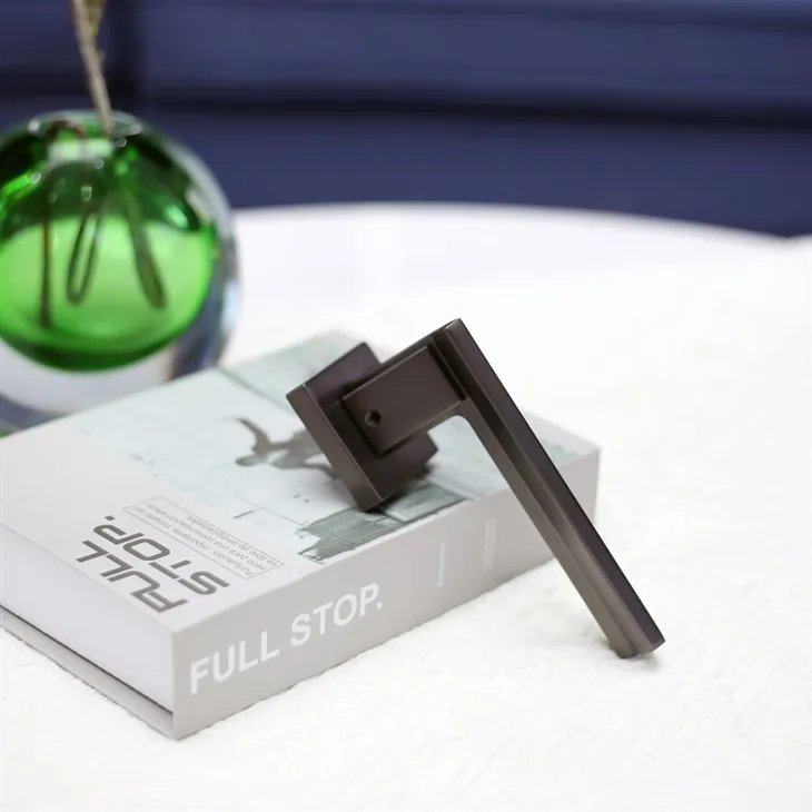 Goldene Außentürschlösser