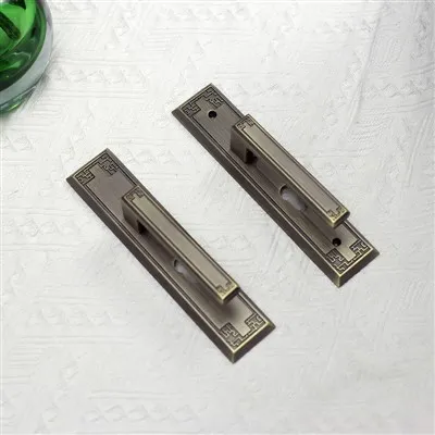 Hebelgriffe aus mattiertem antikem Messing